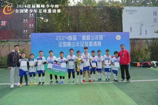 恩比德谈揭幕战：更愿待在更衣室，不想看仪式